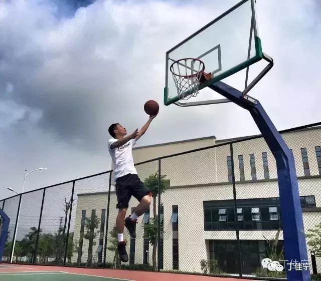 篮球进球视频剪辑_视频进球篮球正面技巧图解_篮球技巧怎么正面进球视频