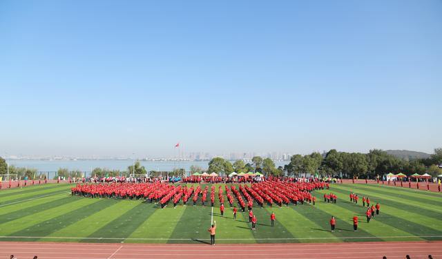 小学最流行的团体操视频_小学生团体操动作_小学完整团体操