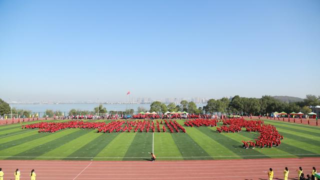 小学最流行的团体操视频_小学生团体操动作_小学完整团体操