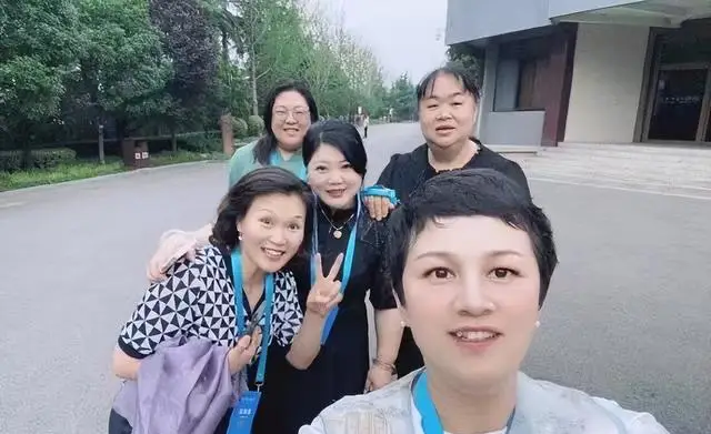 春红 举重冠军_唐春红举重冠军_举重刘春红