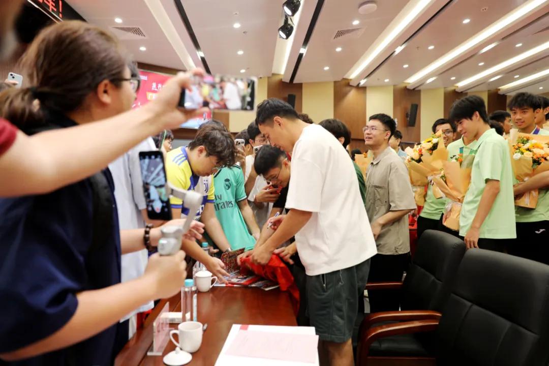 沈阳足球协会官网_沈阳市足球锦标赛_沈阳市阳光足球冠军杯怎么报名